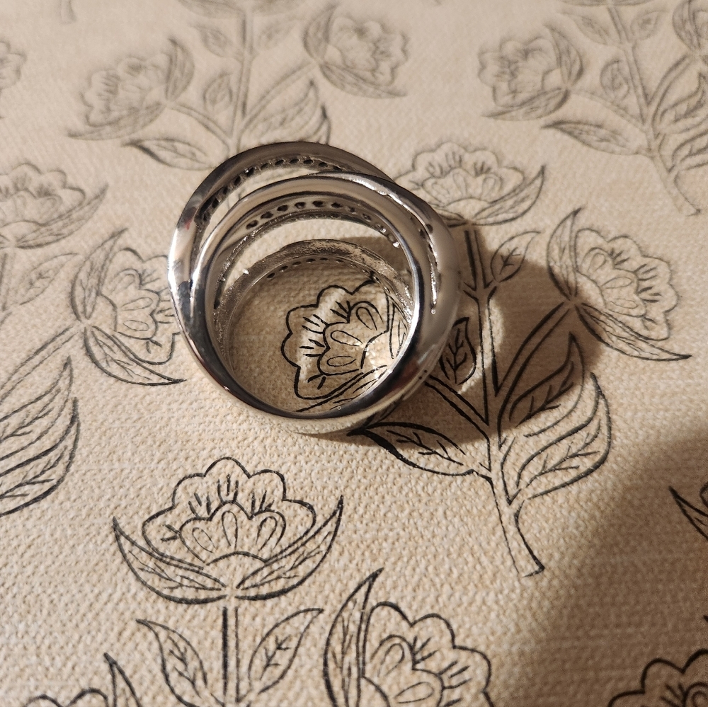 Ring ** - Picture 6 of 9